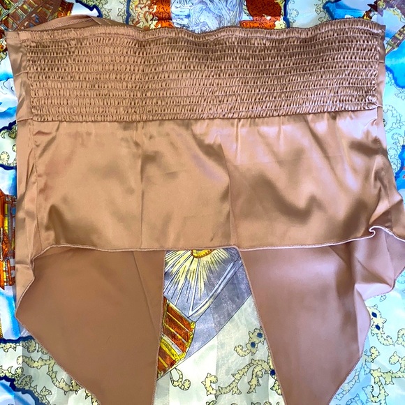 NWT 🔥🔥FASHION NOVA STRAPLESS SATIN BOHO LOOK TUBE TOP - TAUPE SIZE XL - Picture 4 of 8